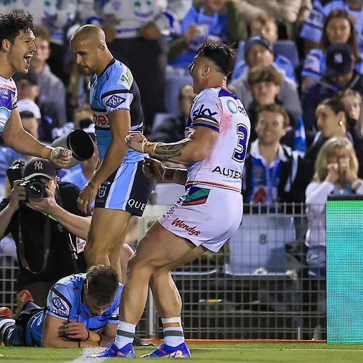 Watene-Zelezniak's 100th try off pinpoint Johnson kick